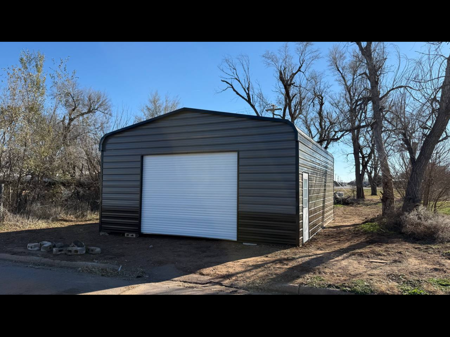 24’x30’x9’ Garage - Regular Roof